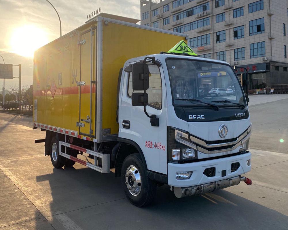 k8凯发体育app下载牌CSC5041XRQ6型易燃氣體廂式運輸車