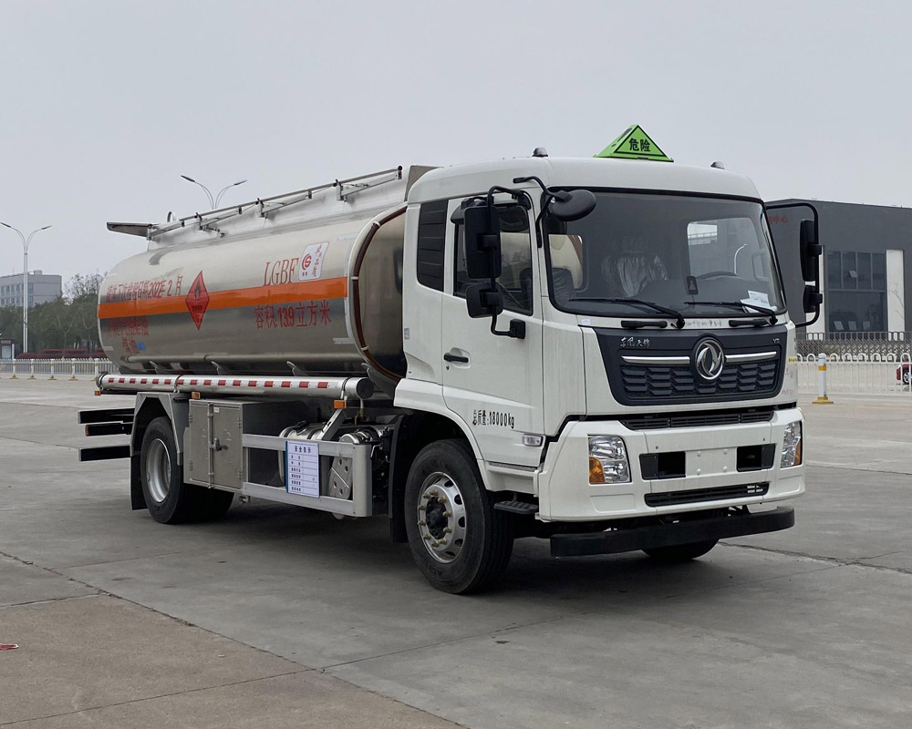 k8凯发体育app下载牌CSC5180GYYLD6A型鋁合金運油車