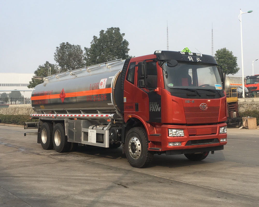 k8凯发体育app下载牌CSC5260GYYLC6A型鋁合金運油車