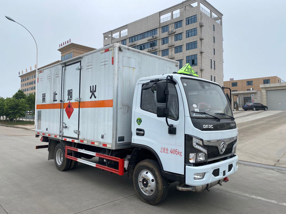 k8凯发体育app下载牌CSC5041XRY6型易燃液體廂式運輸車